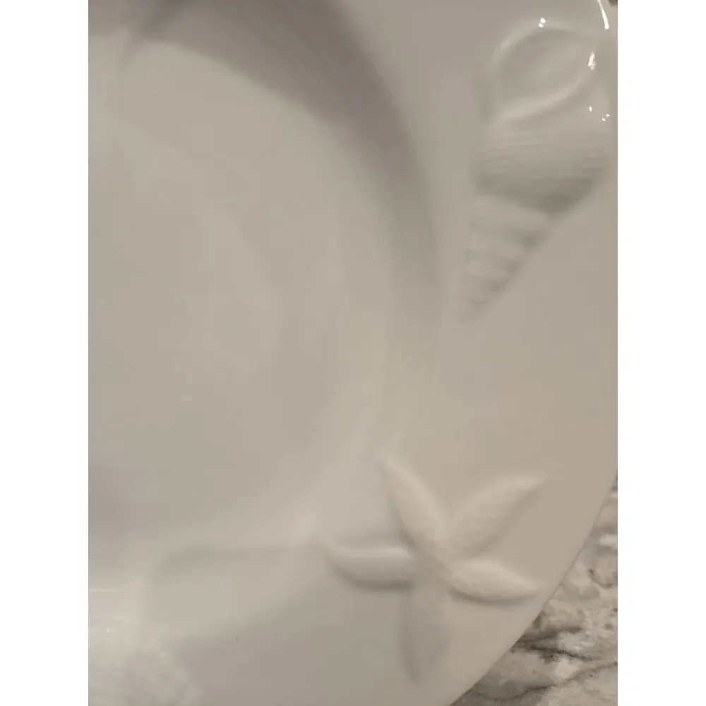 Pottery Barn Seashore Dinner Plates Set Of 2 White Seashell Starfish Nautical